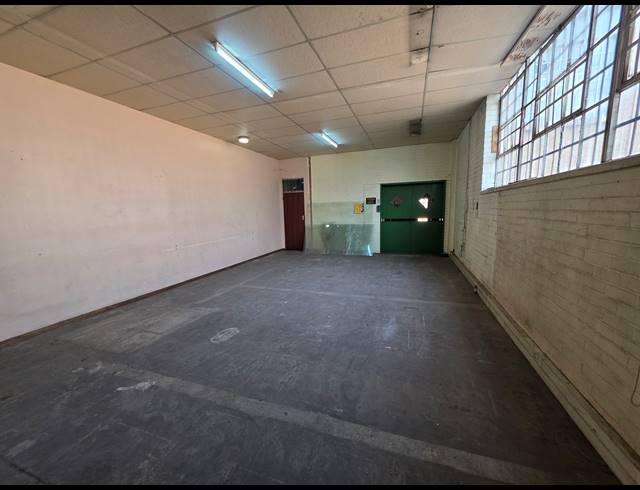 1,345M² WAREHOUSE TO LET IN BOOYSENS